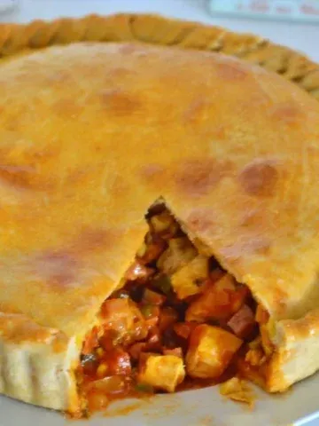 Empadão Goiano Tradicional: Receita Autêntica com Frango e Pequi