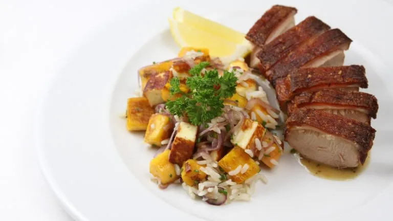 Leitão à Pururuca: Receita Tradicional Brasileira