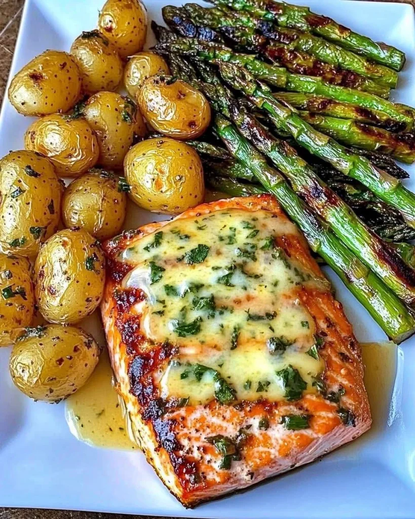 Salmão assado com batatas e aspargos ao molho de queijo 1