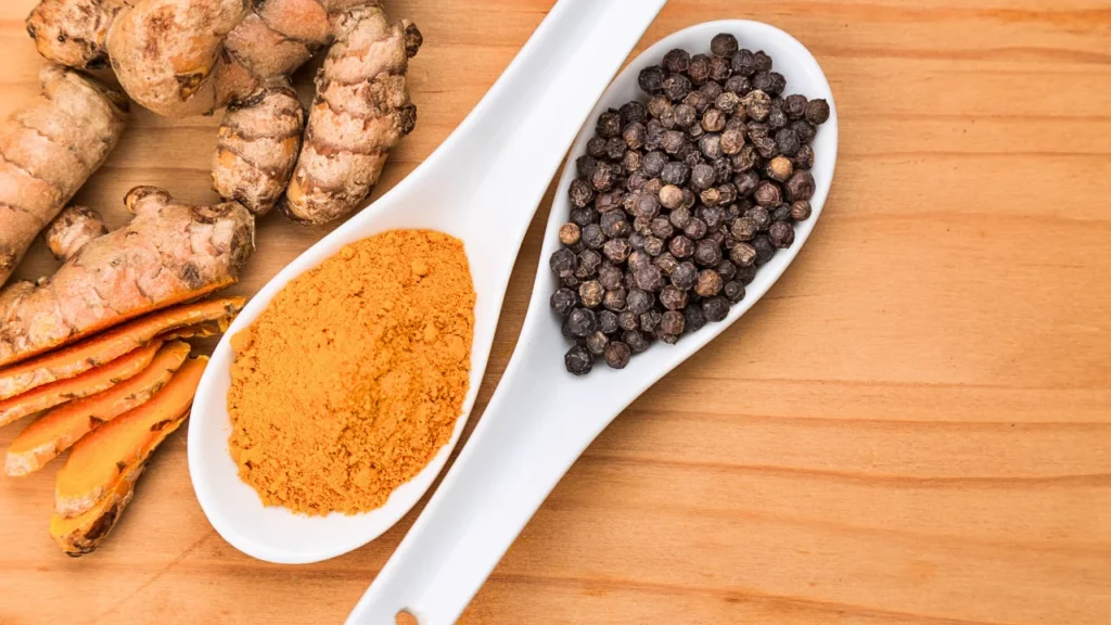 Gengibre, açafrão e pimenta do reino